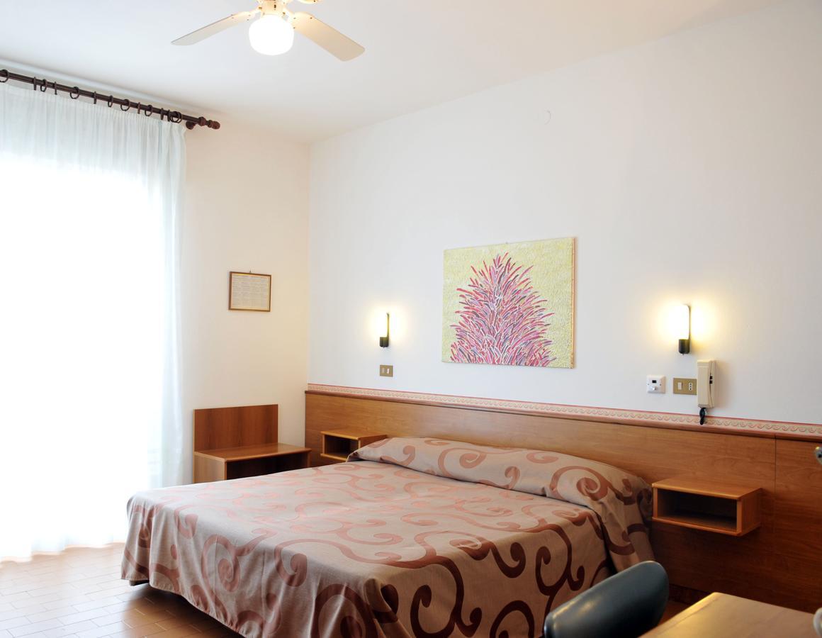 Hotel Helga Caorle Extérieur photo